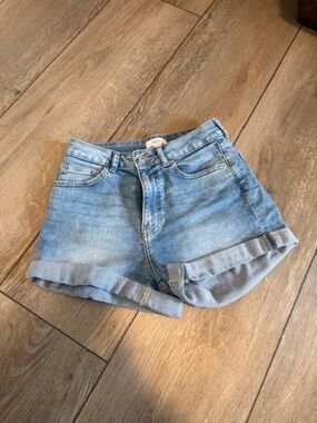 Forever 21 high rise shorts size 26